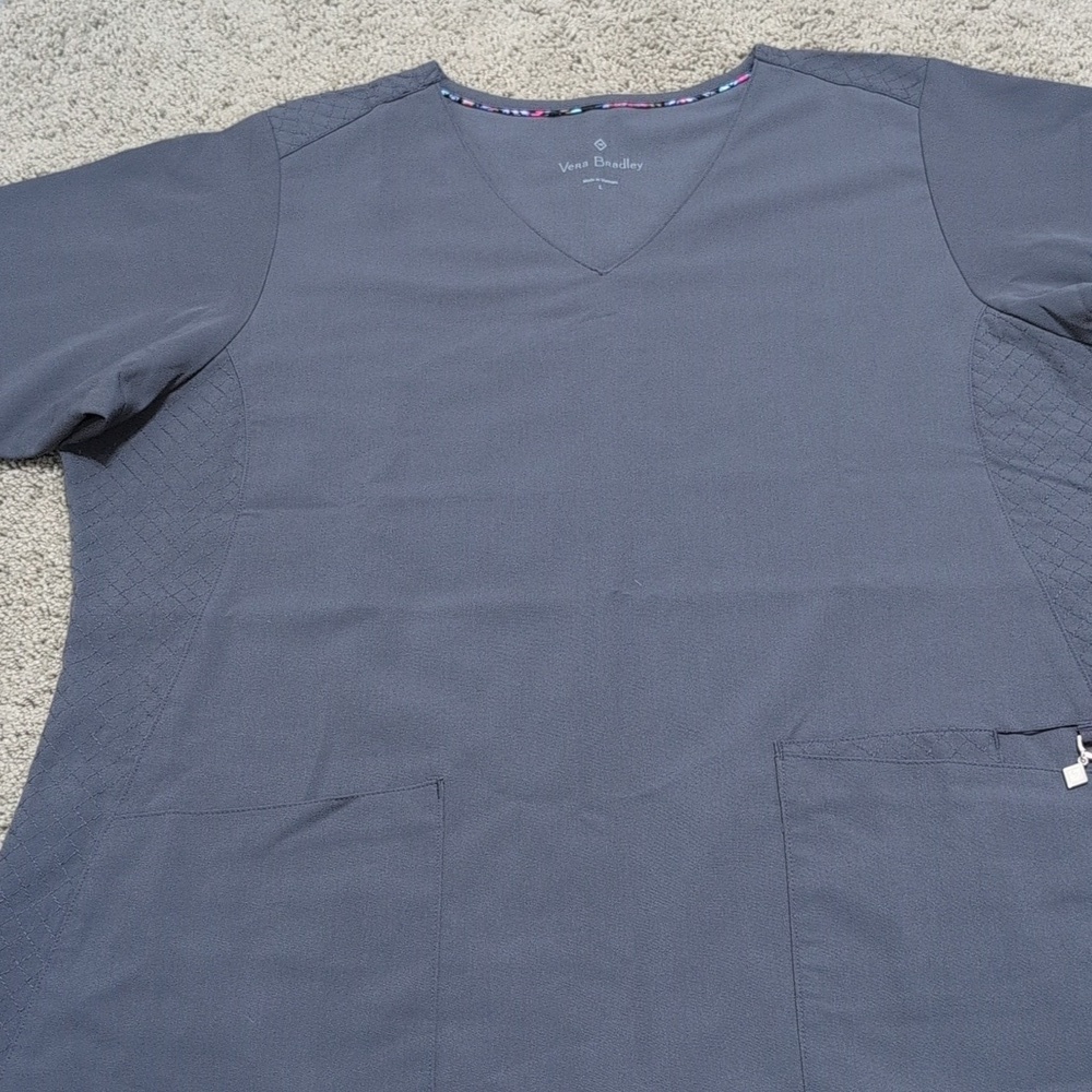 Vera Bradley Nettie Scrub Top Gray Inner Paisley Pattern V-Neck Women's Large - Picture 8 of 11